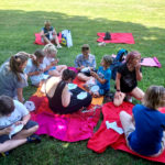 Zdjęcie grupowe dzieci z Ogniska Starówka