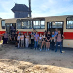 Zdjęcie grupowe dzieci z Ogniska Starówka