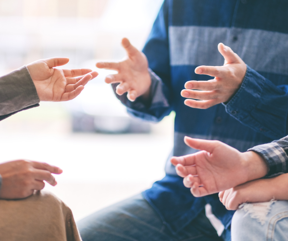 grupa_osób_rozmawia