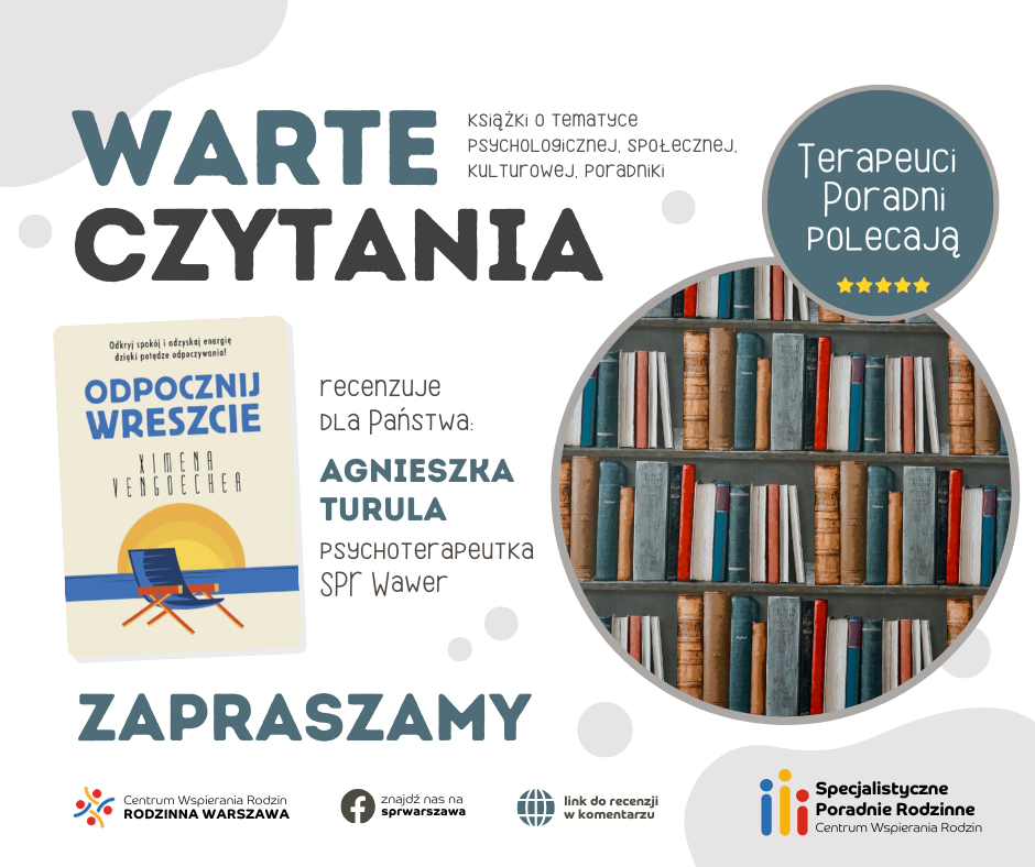 zdjęcie regału z książkami oraz okładka recenzowanej książki